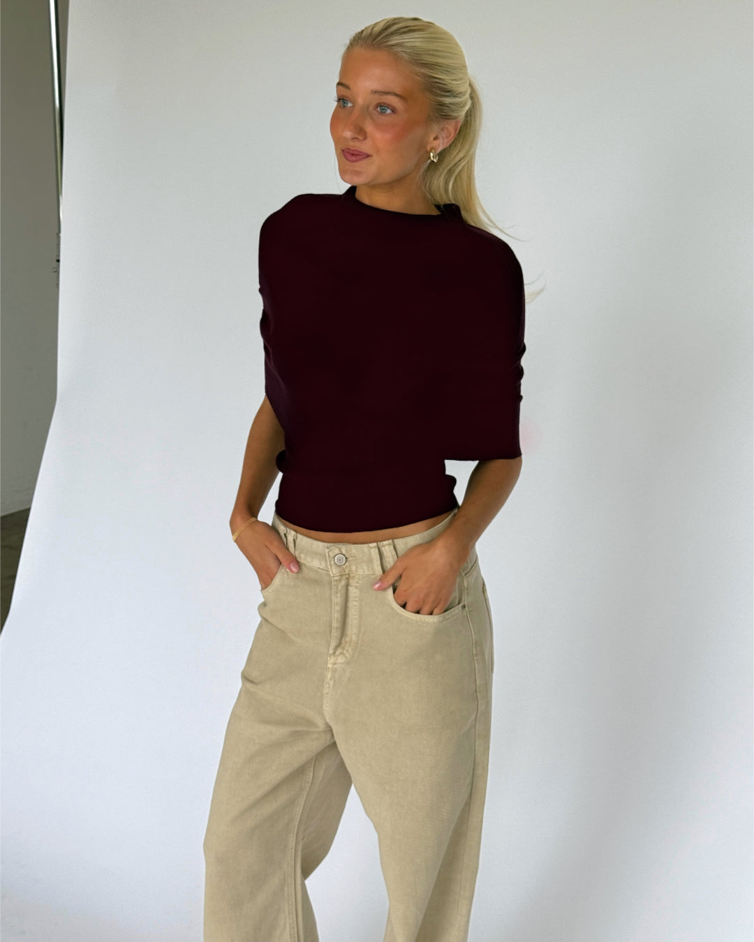 Modelbillede af AVIANNA  top i blomme. Fra BySofieSønderby
