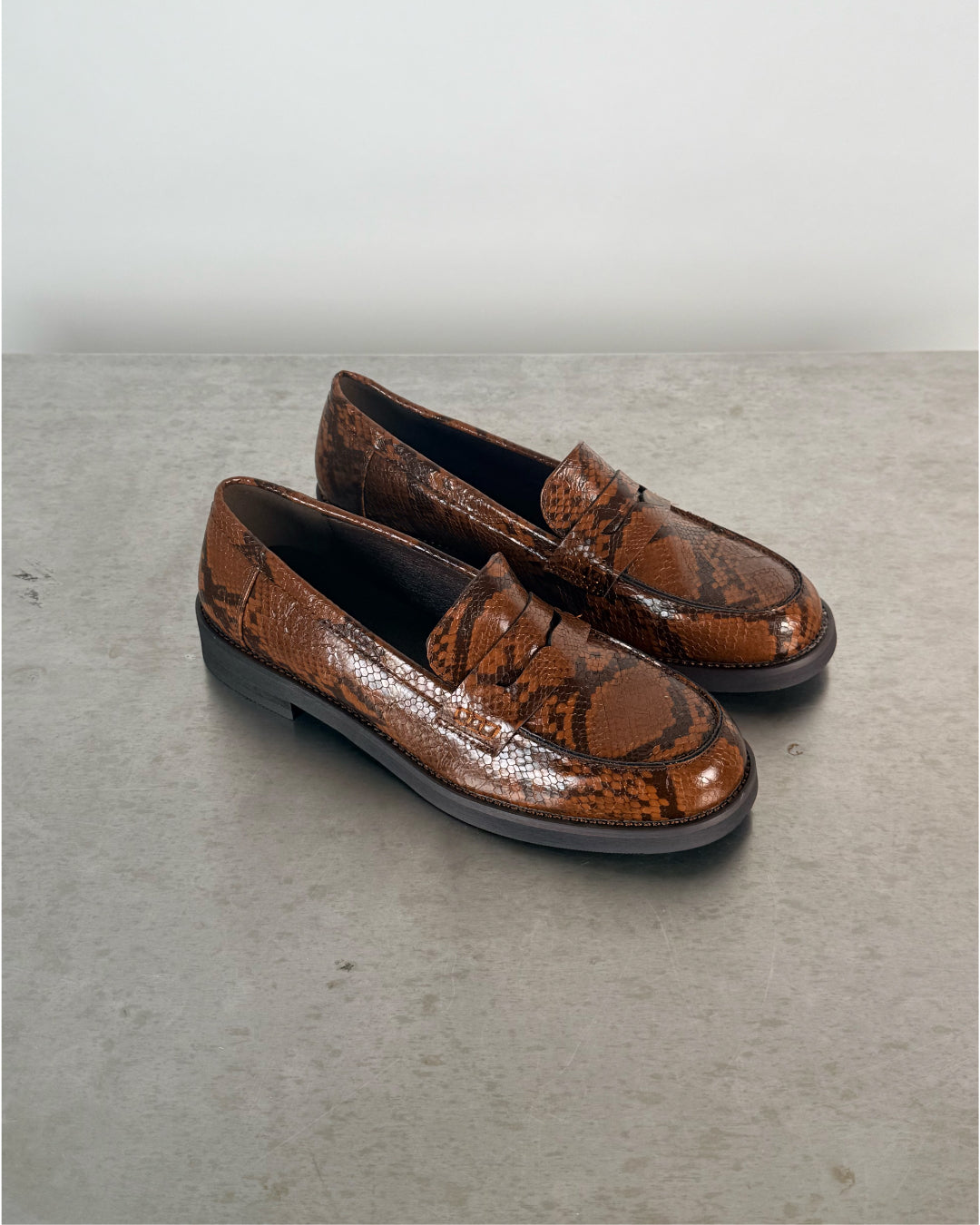 Produktbillede af brune COCO loafers. Fra BySofieSønderby