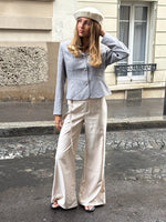 Modelbillede af NATALY bukser i beige. Fra BySofieSønderby