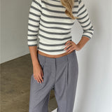 Modelbillede af hvid-sort stribet FIFI boatneck top. Fra BySofieSønderby