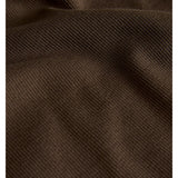 Detaljebillede af brun FIFI boatneck t-shirt. Fra BySofieSønderby