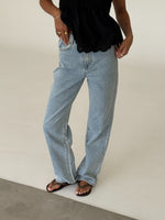 Modelbillede af FRANCE jeans, denim. Fra BySofieSønderby