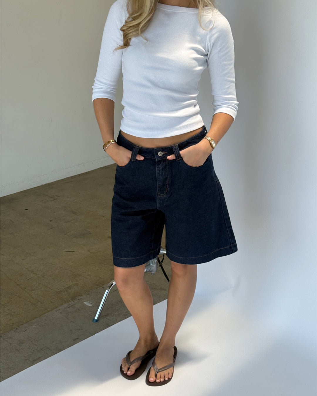 Modelbillede af mørkeblå GEORGINA jorts. Fra BySofieSønderby