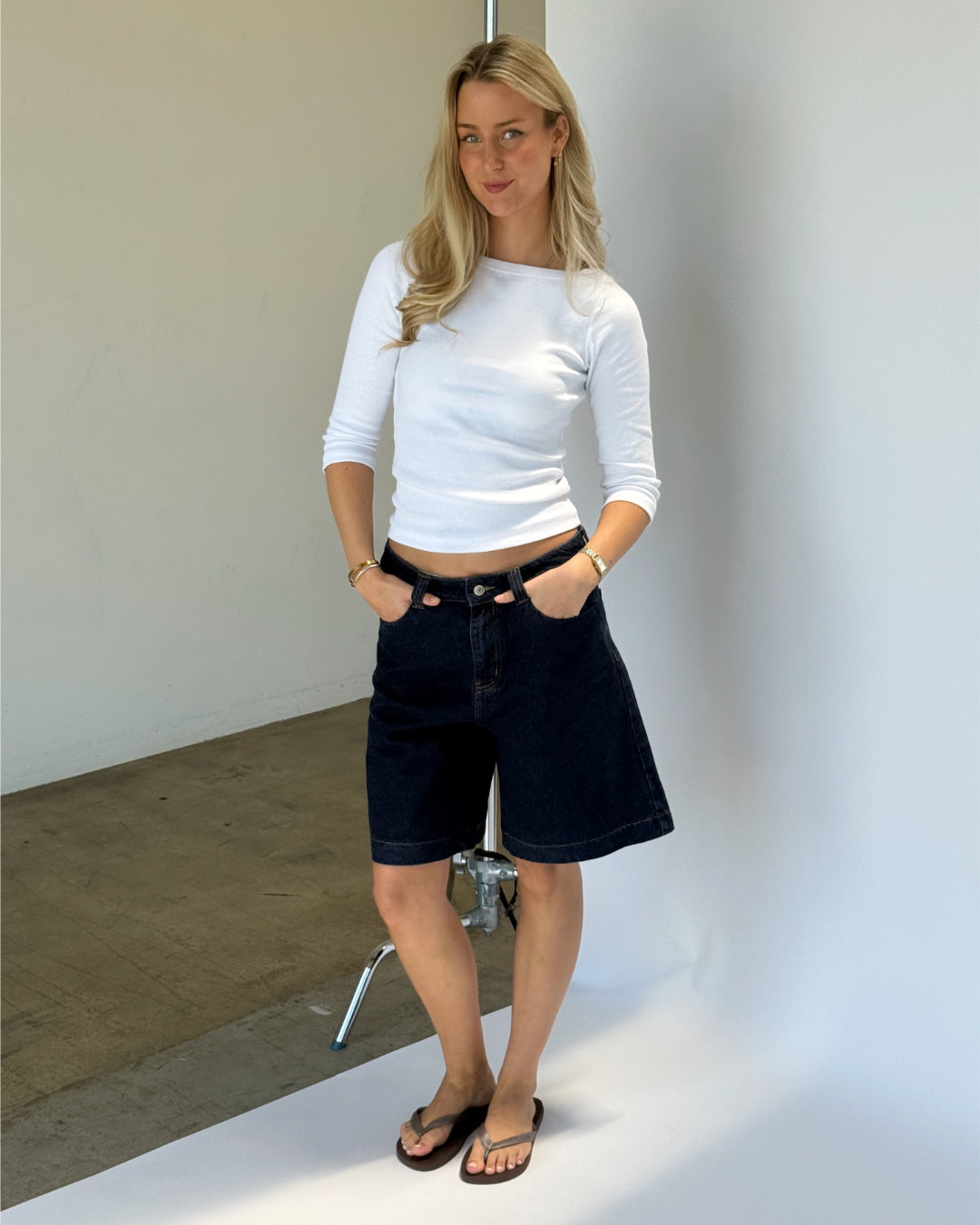 Modelbillede af mørkeblå GEORGINA jorts. Fra BySofieSønderby