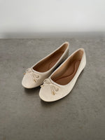 Billede af beige JOELLE ballerinaerl. Fra BySofieSønderby