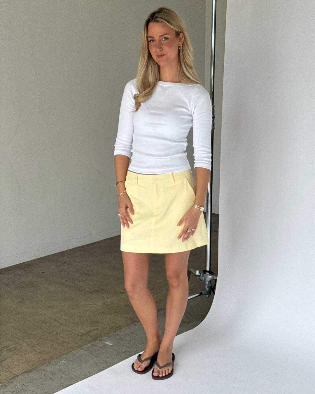 Modelbillede af gul JOHANNA nederdel. Fra BySofieSønderby