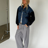 Modelbillede af denim MADDIE bomberjakke. Fra BySofieSønderby