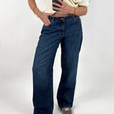 Modelbillede af blå PALERMO jeans. Set forfra. Fra BySofieSønderby