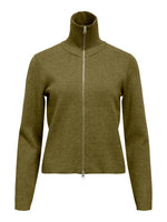 Produktbillede af REYNARD zip i grøn. Set forfra.  Fra BySofieSønderby