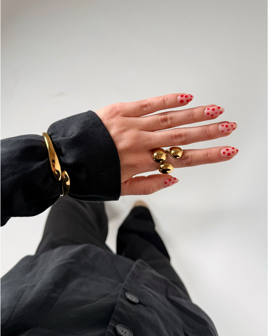 Modelbillede af VIOLA ring i guld. Fra BySofieSønderby
